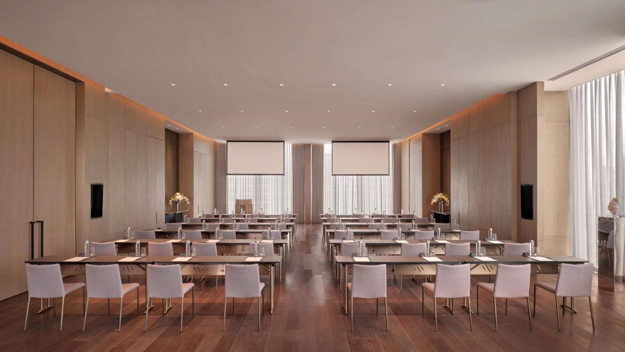 Conrad Shenzhen, The First Art Museum Hotel In Greater Bay Area With The Stunning Bay And Sunset View In The Hotel Terrace Exterior photo