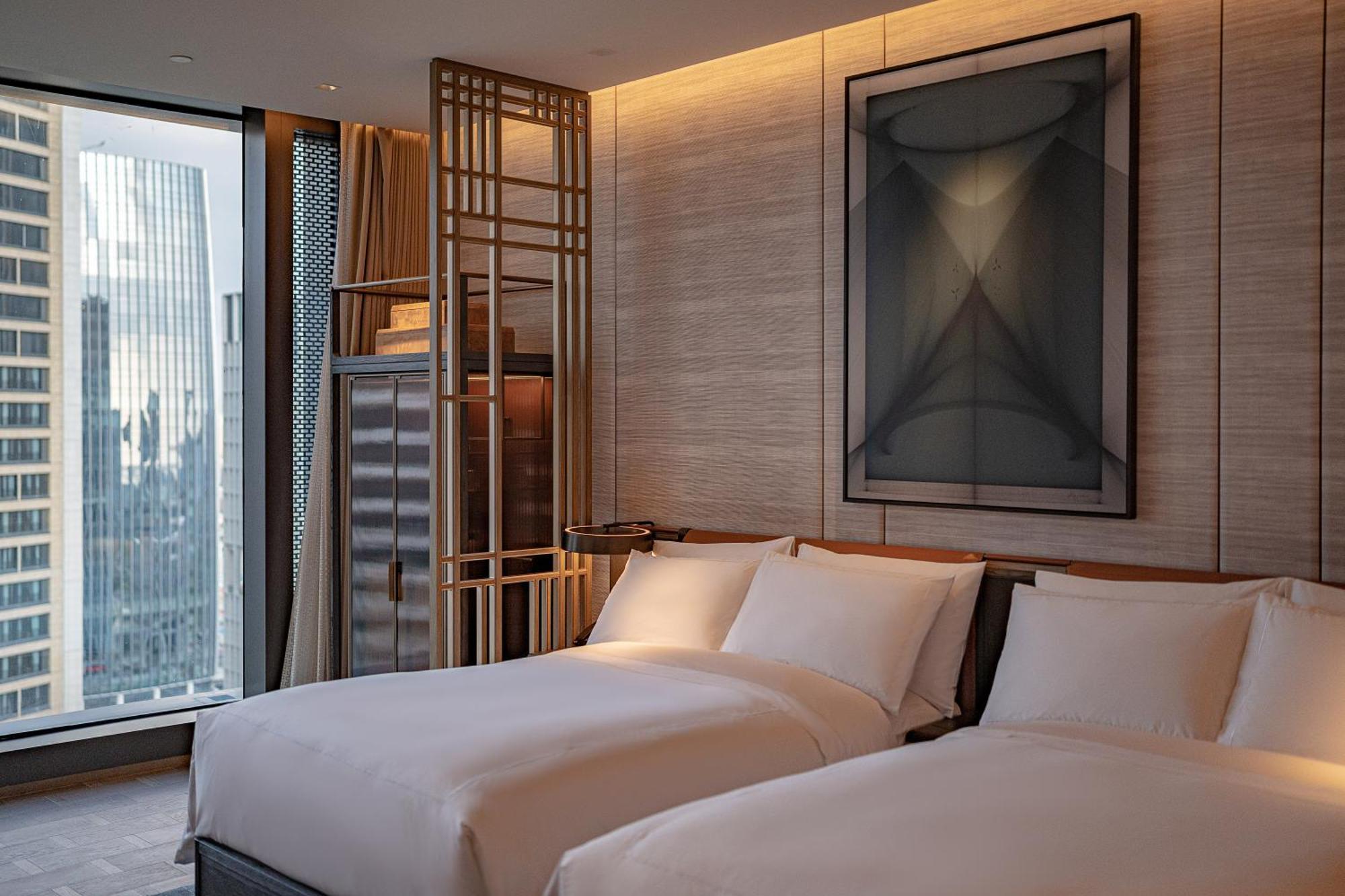 Conrad Shenzhen, The First Art Museum Hotel In Greater Bay Area With The Stunning Bay And Sunset View In The Hotel Terrace Exterior photo