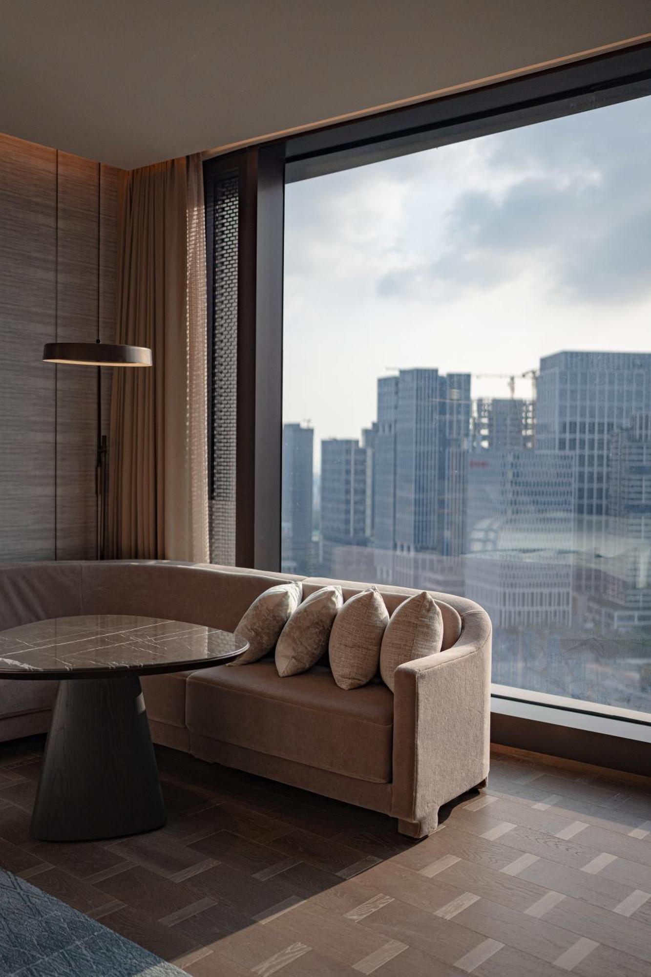 Conrad Shenzhen, The First Art Museum Hotel In Greater Bay Area With The Stunning Bay And Sunset View In The Hotel Terrace Exterior photo
